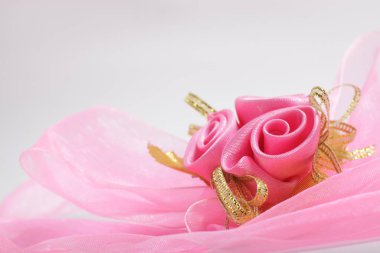 Metin için kopyalanmış yapay pembe gül buketi