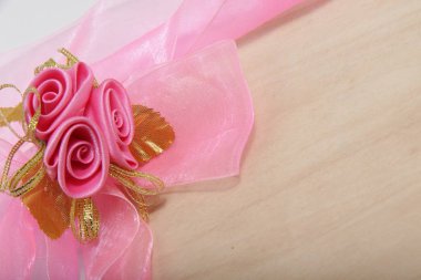 Metin için kopyalanmış yapay pembe gül buketi