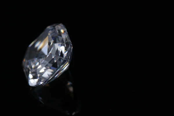 Nahaufnahme Shooting Von Glänzenden Diamanten Die Facettiert Asscher Formen Isolierten — Stockfoto