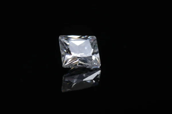 Briliant Scintillante Diamante Chiaro Primo Piano Sparare Sfondo Isolato — Foto Stock