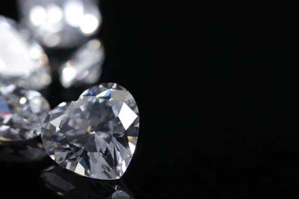 Macro Shoot Heart Shaped Sparkling Diamond Isolated Background — 스톡 사진