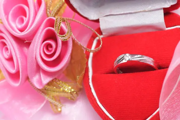 White Gold Engagement Ring Red Heart Shaped Jewelry Box — Stock Photo, Image