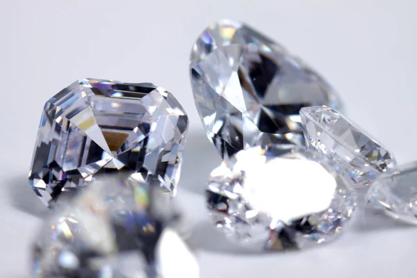 Brotes Macro Grupo Diamantes Que Tiene Diferentes Formas Corazón Redondo —  Fotos de Stock