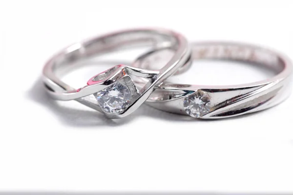 Close Shot Pair Engagement Mariage Rings Isolated — 스톡 사진