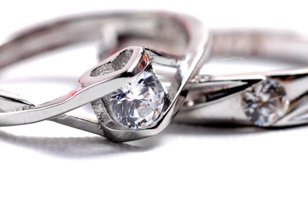 Közeli Felvétel Pár Eljegyzés Házassági Gyűrűk Elszigetelt — Stock Fotó