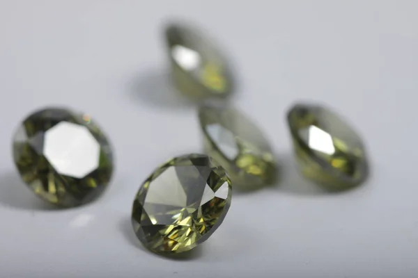 Közelkép Gyönyörű Többszínű Kristály Cirkónium Gyémánt Gyöngyök Ékszerek — Stock Fotó