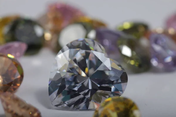 Close Shot Shiny Heart Shaped Colored Crystal Zirconia Diamond Beads — 스톡 사진