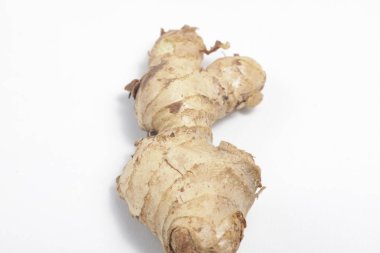 Yakın çekim otlar, zencefil, karaciğer, galangal, limon otu. Bunlar yemek pişirmek için kullanılabilir. Tıbbi amaçlı olarak da geleneksel ilaç olarak kullanılabilir.. 