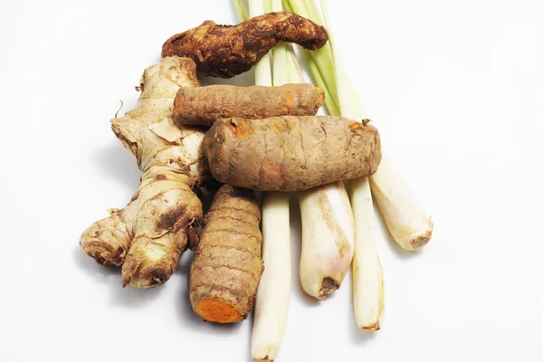 Gros Plan Des Herbes Gingembre Tumérisé Galangal Citronnelle Qui Peuvent — Photo