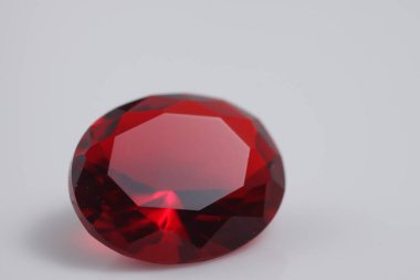 Güzel renkteki kristal elması yakından çek - mücevher boncukları gibi. 