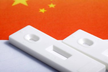 COVID 19 'a neden olan Corona Virüsü / nCOV (SARS-CoV-2) romanı gibi tıbbi tarama amaçlı kullanılan 