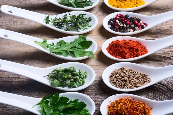 Hint baharat ve bitki çeşitleri