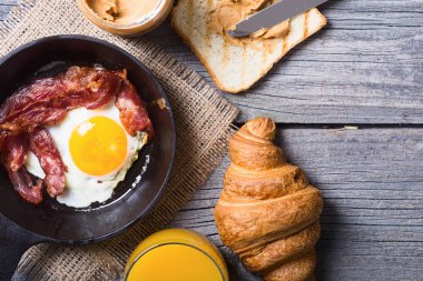 yumurta ile Kahvaltı