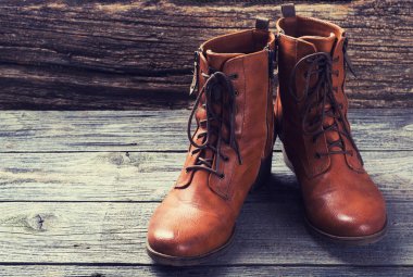 Kahverengi kadın botları