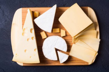 Masada lezzetli peynir