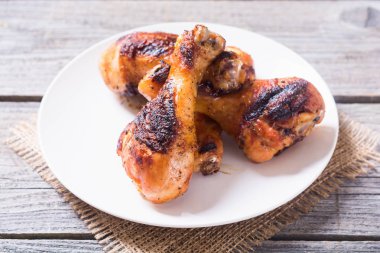 ızgara tavuk drumsticks