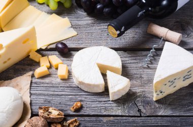 üzüm ve ceviz ile peynir