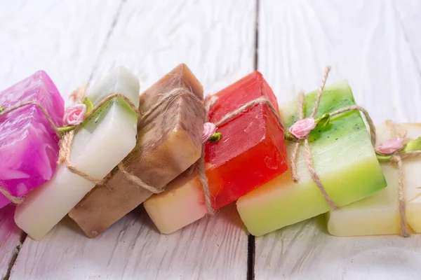 Jabón hecho a mano de fruta colorida — Foto de Stock