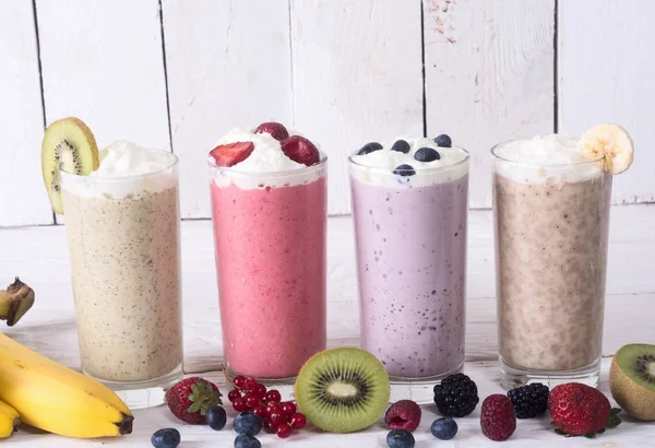 Milk shake with berries — Stock Photo, Image