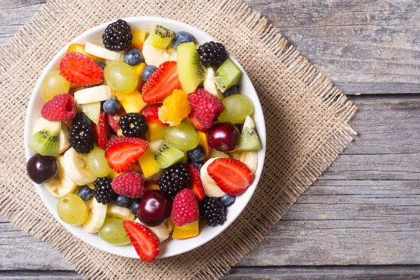 Fruit and berries salad — Stock Photo, Image