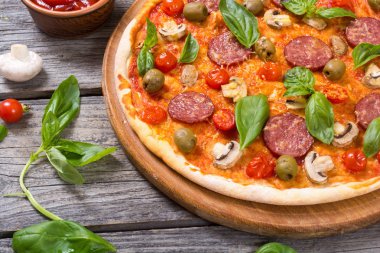 İtalyan pizza ve ingridiend