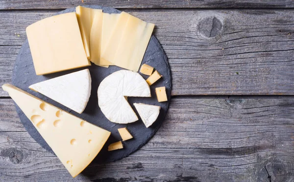 üzüm ve ceviz ile peynir