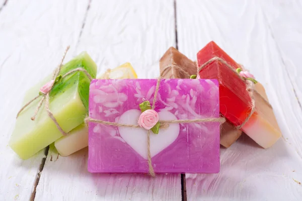 Färgglada frukt handgjord tvål — Stockfoto