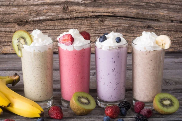 Milk shake with berries — Stock Photo, Image