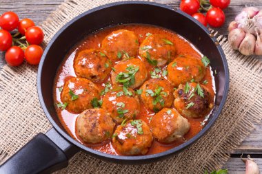 Domuz eti köfte maydanoz ile 