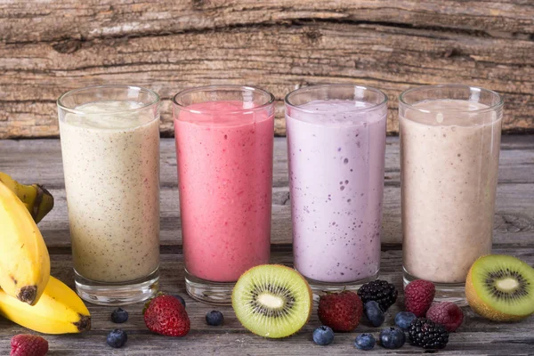 Milk shake with berries — Stock Photo, Image