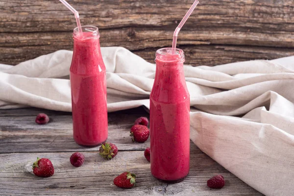 Smoothies frais faits maison — Photo