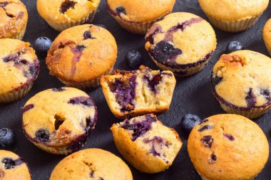 Blueberry ile muz kekler