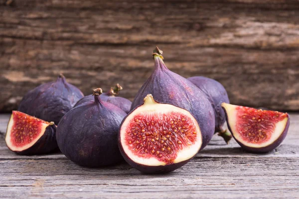 Ripe sweet figs — Stock Photo, Image