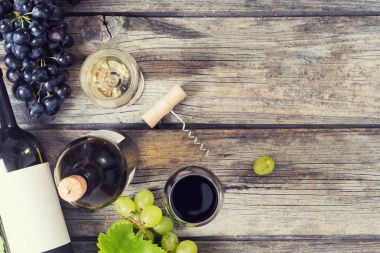 kırmızı ve beyaz şarap. 