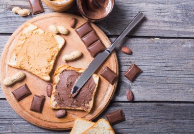 çikolata ve fıstık sandviç