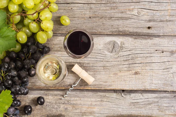 Rot- und Weißwein — Stockfoto