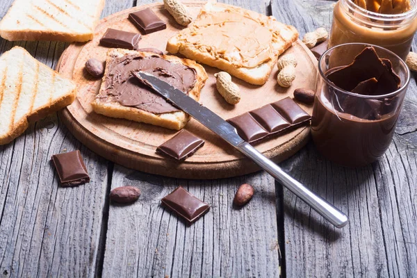 Čokoláda a arašídové sendvič — Stock fotografie