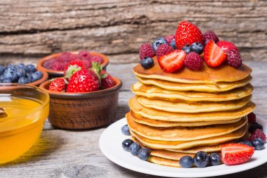çilek ile Pancakes
