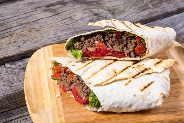 Burrito lezat buatan sendiri — Stok Foto