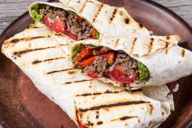 Ev yapımı lezzetli börek 