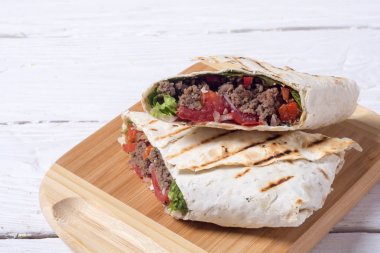 Ev yapımı lezzetli börek 