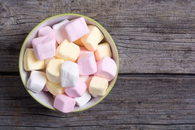 Renkli hatmi şişleri 