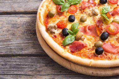 Jamon İtalyan pizza