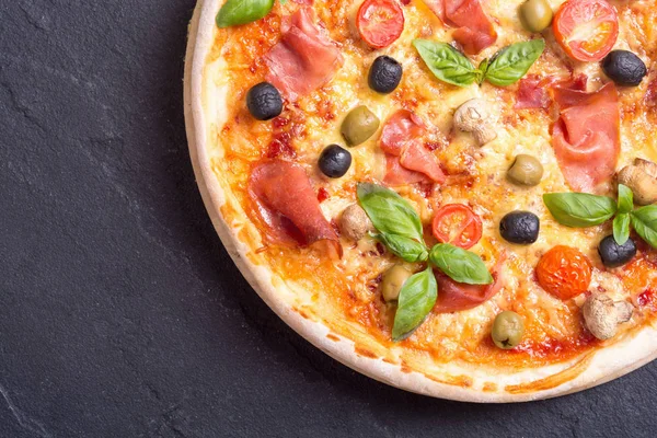 Italienische Pizza mit Marmelade — Stockfoto