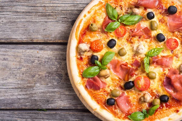 Italienische Pizza mit Marmelade — Stockfoto