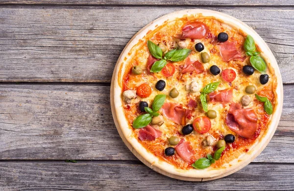 Jamon İtalyan pizza