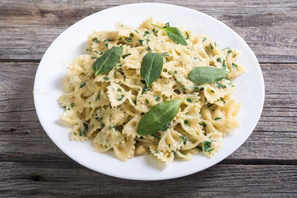 Bebeğim ıspanaklı makarna