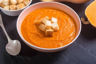 kremalı balkabağı çorbası