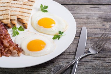 Yumurta pastırma ve tost Kahvaltı 