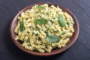 Bebeğim ıspanaklı makarna